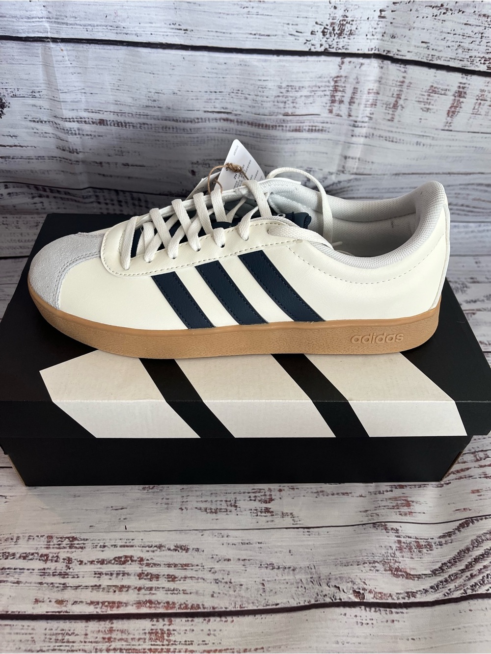 Adidas VL Court Base Sneaker in White/Navy Size 8.5 New In Box